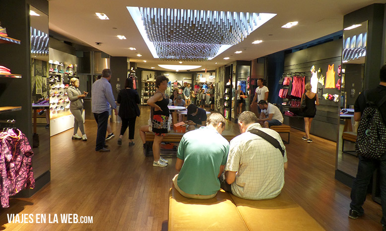 16-interior-tienda-nike